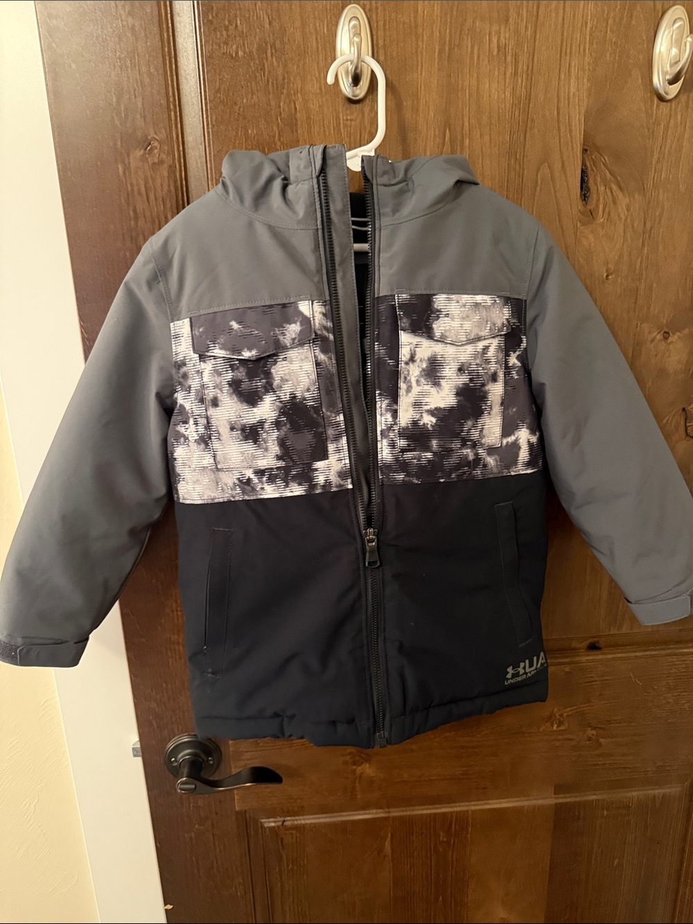 Under Armour Boys' Gray, Black & White Colorblock Insulated Hooded Winter Coat